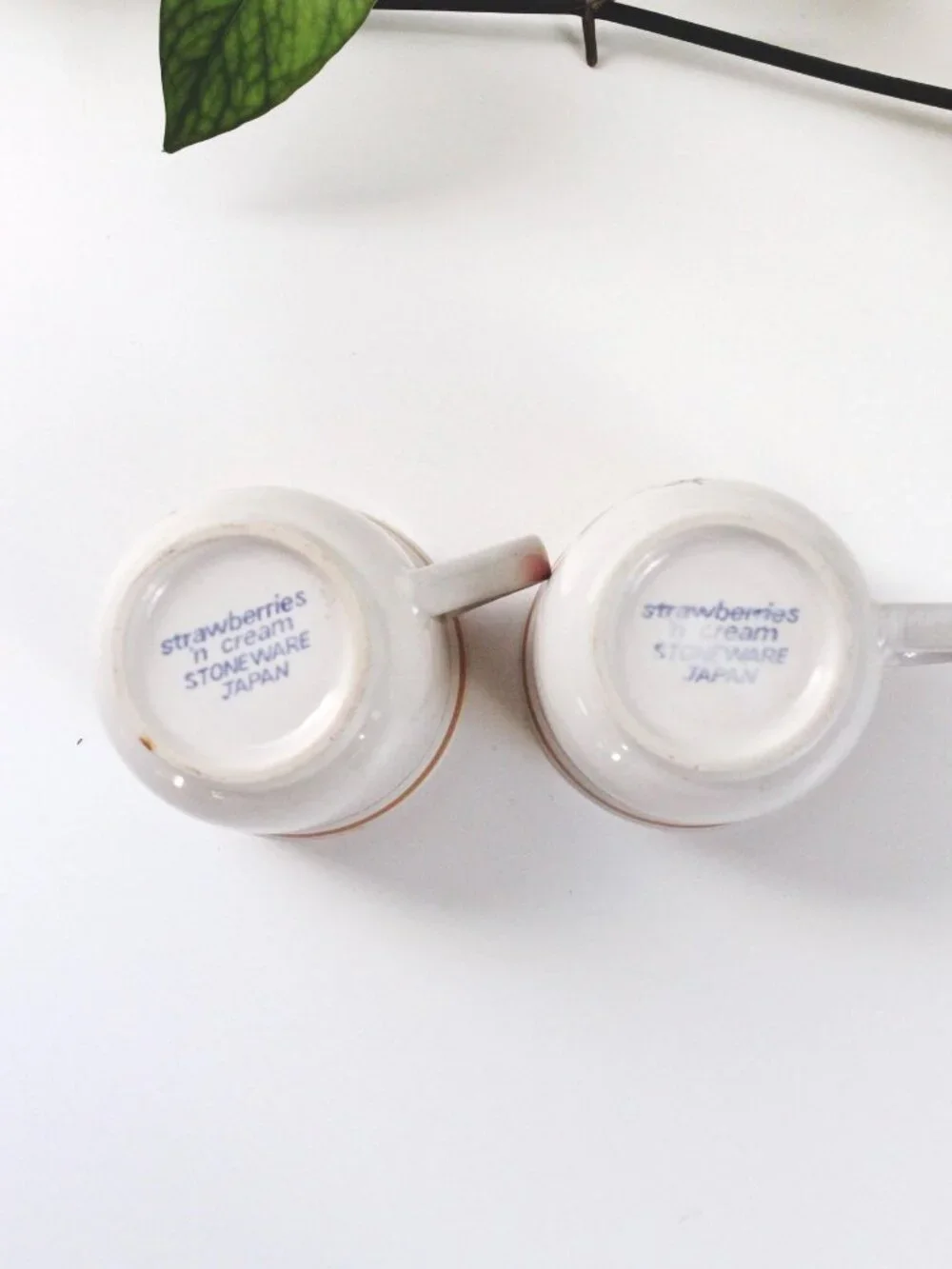 Vintage Coffee Mug Strawberry Stoneware Japan Strawberries & Cream 70s - Picture 4 of 4